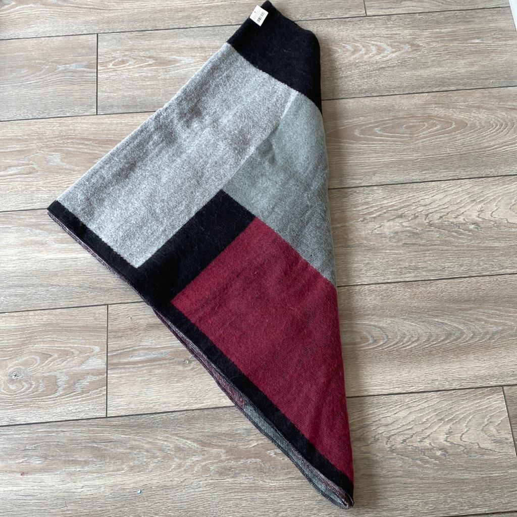 Nwt Lava Accessories Multicolor Neck WrapLap Blanket